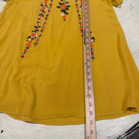 Umgee Embroidered Floral Top Women's Small Mustard Excellent Boho Short Sleeve - Picture 3 of 8